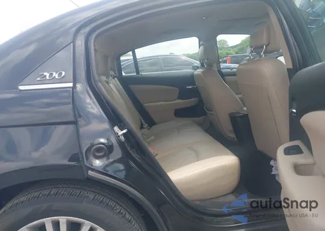 2013 Chrysler 200 Limited z USA, uszkodzony, nr VIN 1C3CCBCG4DN632716